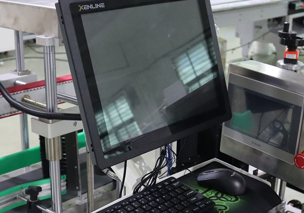 全自動打印貼標(biāo)機,貼標(biāo)機設(shè)備,貼標(biāo)機廠家